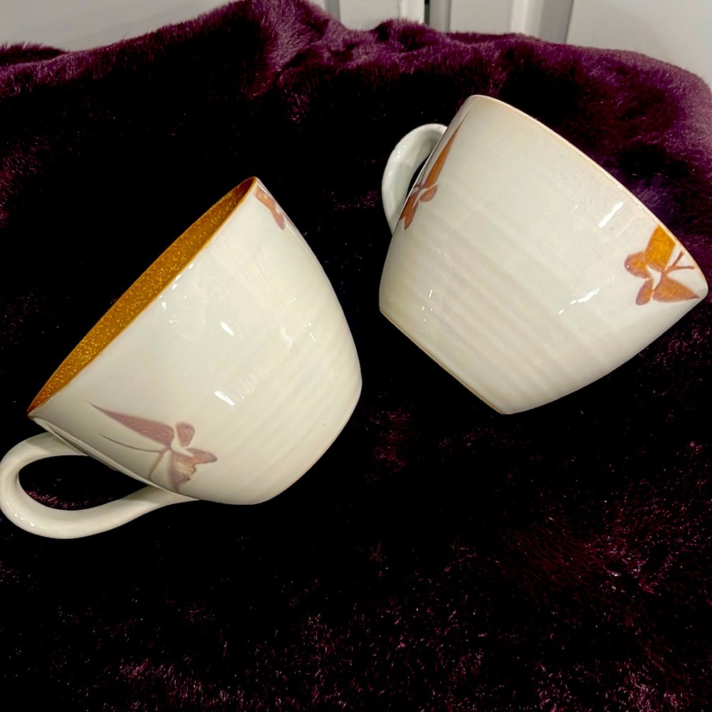 Pier 1 Imports Design 19oz set of 2 collectible mug "Sponge-like art Butterfly" - Picture 1 of 9